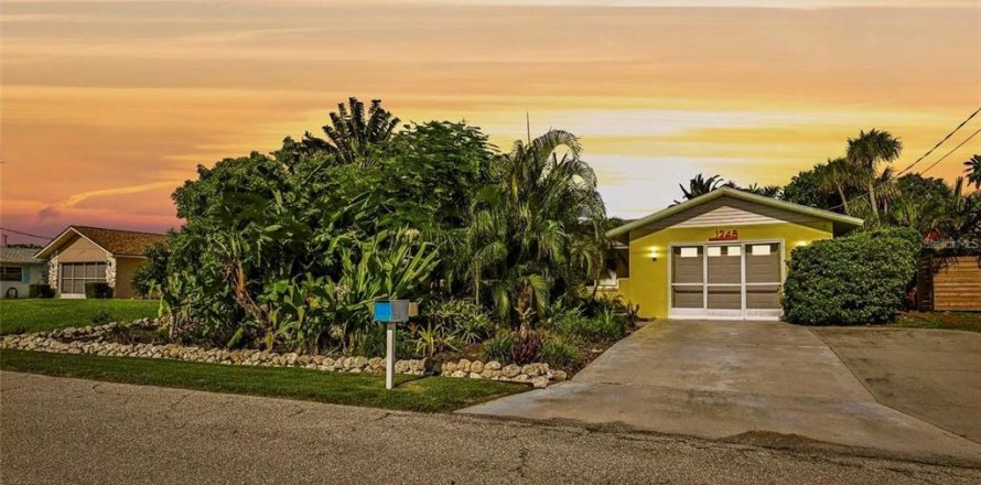 Villa ou maison à Englewood, Floride 2 chambres, 112.78 m2 № 2400249