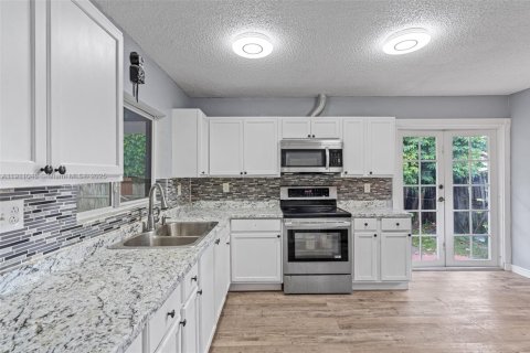 Купить виллу или дом в Майами, Флорида 4 спальни, 157.56м2, № 1967188 - фото 6