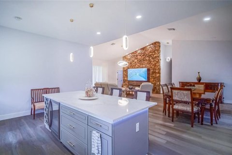 Villa ou maison à vendre à Orlando, Floride: 4 chambres, 282.24 m2 № 2210080 - photo 8
