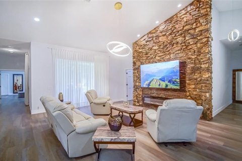 Villa ou maison à vendre à Orlando, Floride: 4 chambres, 282.24 m2 № 2210080 - photo 13