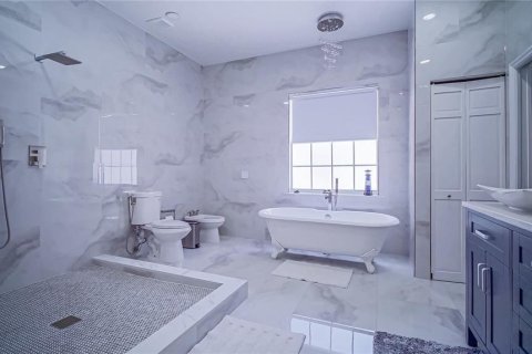 Villa ou maison à vendre à Orlando, Floride: 4 chambres, 282.24 m2 № 2210080 - photo 19