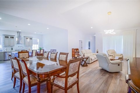 Villa ou maison à vendre à Orlando, Floride: 4 chambres, 282.24 m2 № 2210080 - photo 9