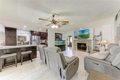 Villa ou maison à vendre à Brandon, Floride: 3 chambres, 150.78 m2 № 2200637 - photo 6