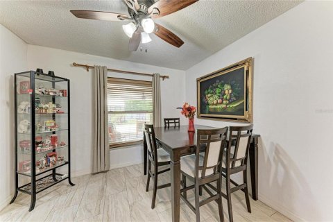 Villa ou maison à vendre à Brandon, Floride: 3 chambres, 150.78 m2 № 2200637 - photo 12