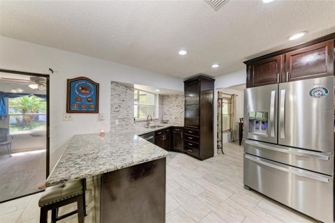 Villa ou maison à vendre à Brandon, Floride: 3 chambres, 150.78 m2 № 2200637 - photo 8