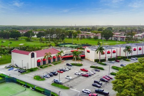 Copropriété à vendre à Pembroke Pines, Floride: 1 chambre, 83.61 m2 № 2063976 - photo 22