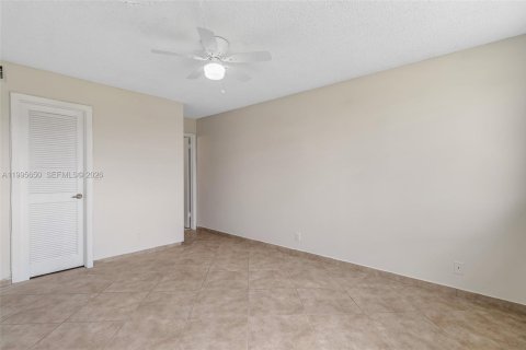 Copropriété à vendre à Pembroke Pines, Floride: 1 chambre, 83.61 m2 № 2063976 - photo 13