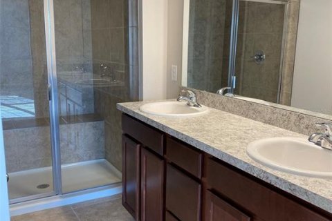 Townhouse in Kissimmee, Florida 3 bedrooms, 162.3 sq.m. № 1916899 - photo 11