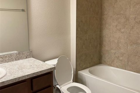 Townhouse in Kissimmee, Florida 3 bedrooms, 162.3 sq.m. № 1916899 - photo 16