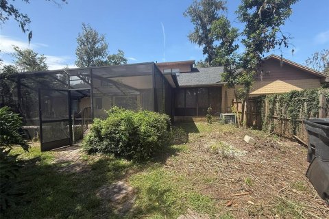 House in Brandon, Florida 5 bedrooms, 290.32 sq.m. № 2352370 - photo 18