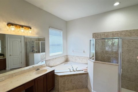 House in San Antonio, Florida 3 bedrooms, 207.08 sq.m. № 1716611 - photo 17