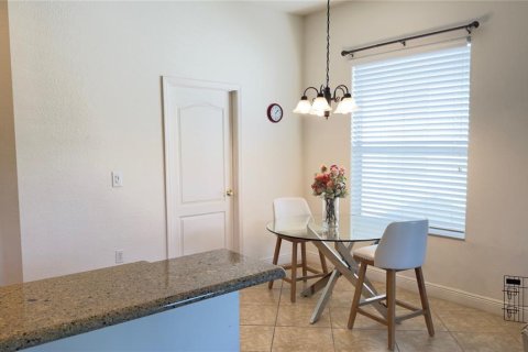 House in San Antonio, Florida 3 bedrooms, 207.08 sq.m. № 1716611 - photo 6