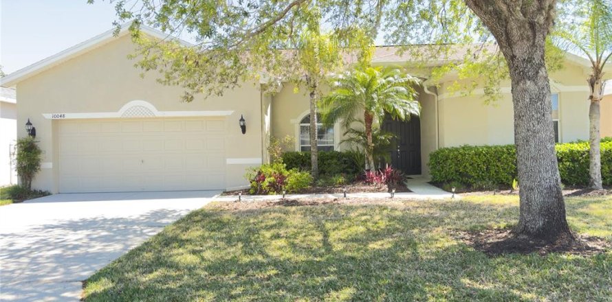 House in San Antonio, Florida 3 bedrooms, 207.08 sq.m. № 1716611