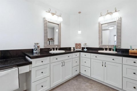 Casa en venta en Sarasota, Florida, 4 dormitorios, 220.92 m2 № 2204010 - foto 28