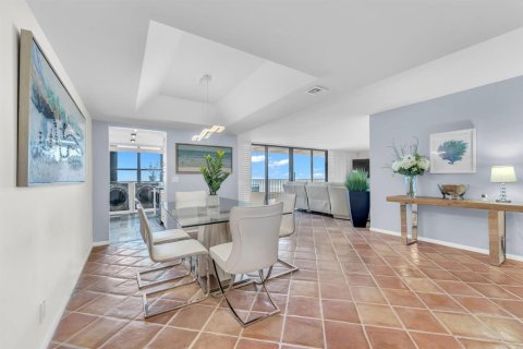 Condo in South Palm Beach, Florida, 2 bedrooms  № 2246460