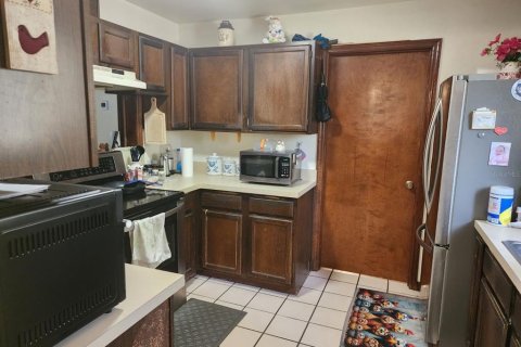 House in Geneva, Florida 4 bedrooms, 162.11 sq.m. № 1810427 - photo 4