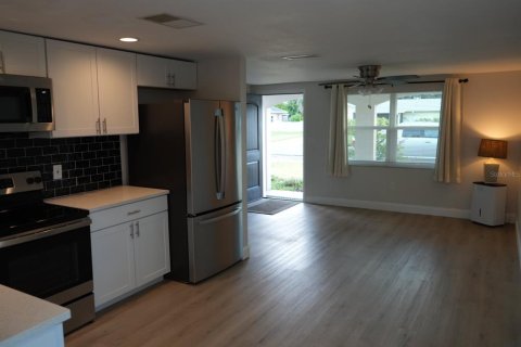 Villa ou maison à louer à Venice, Floride: 2 chambres, 95.88 m2 № 2109576 - photo 3