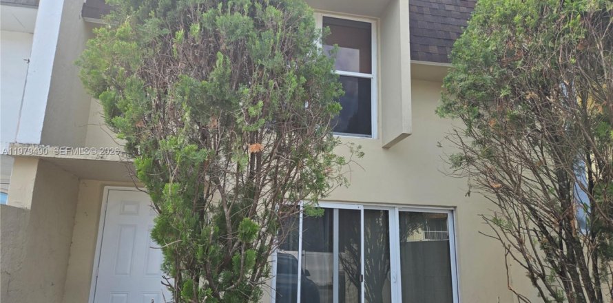 Touwnhouse à North Lauderdale, Floride 4 chambres, 141.21 m2 № 2046468