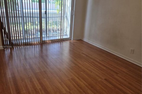 Touwnhouse à louer à North Lauderdale, Floride: 4 chambres, 141.21 m2 № 2046468 - photo 22