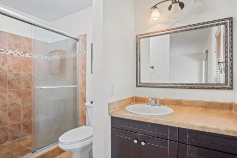 Touwnhouse à louer à North Lauderdale, Floride: 4 chambres, 141.21 m2 № 2046468 - photo 7