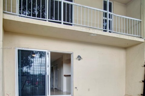 Touwnhouse à louer à North Lauderdale, Floride: 4 chambres, 141.21 m2 № 2046468 - photo 3