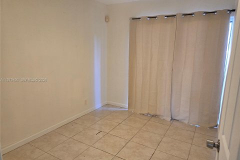 Touwnhouse à louer à North Lauderdale, Floride: 4 chambres, 141.21 m2 № 2046468 - photo 15