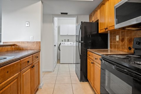 Touwnhouse à louer à North Lauderdale, Floride: 4 chambres, 141.21 m2 № 2046468 - photo 10