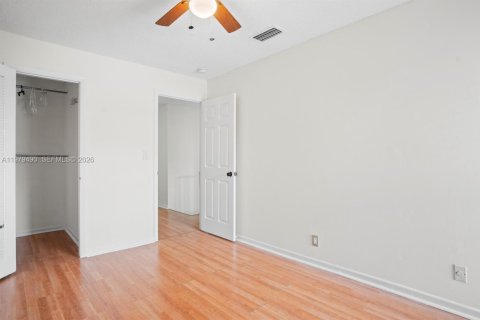 Touwnhouse à louer à North Lauderdale, Floride: 4 chambres, 141.21 m2 № 2046468 - photo 6