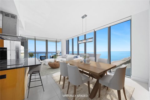 Condominio en venta en Miami Beach, Florida, 2 dormitorios, 119.84 m2 № 1977769 - foto 3