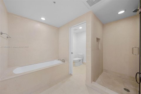 Condominio en venta en Miami Beach, Florida, 2 dormitorios, 119.84 m2 № 1977769 - foto 15