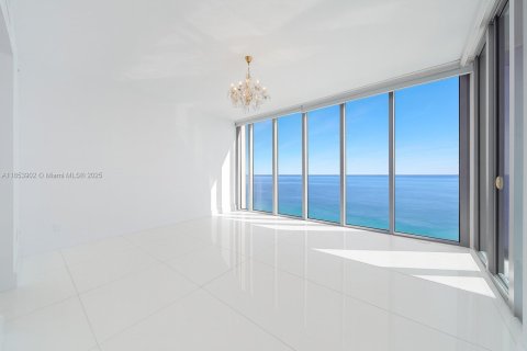 Condominio en venta en Miami Beach, Florida, 2 dormitorios, 119.84 m2 № 1977769 - foto 11