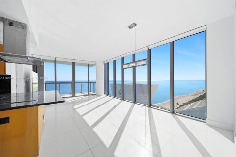 Condominio en venta en Miami Beach, Florida, 2 dormitorios, 119.84 m2 № 1977769 - foto 4