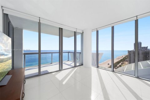 Condominio en venta en Miami Beach, Florida, 2 dormitorios, 119.84 m2 № 1977769 - foto 2