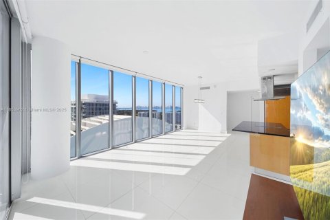 Condominio en venta en Miami Beach, Florida, 2 dormitorios, 119.84 m2 № 1977769 - foto 7