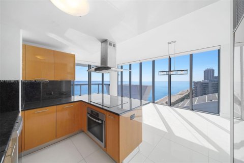 Condominio en venta en Miami Beach, Florida, 2 dormitorios, 119.84 m2 № 1977769 - foto 5