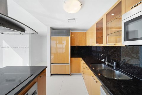 Condominio en venta en Miami Beach, Florida, 2 dormitorios, 119.84 m2 № 1977769 - foto 9