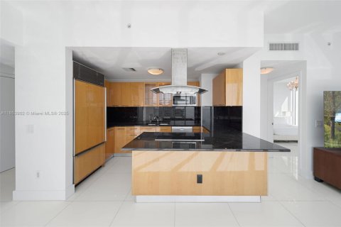 Condominio en venta en Miami Beach, Florida, 2 dormitorios, 119.84 m2 № 1977769 - foto 8