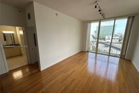 Condo in Miami, Florida, 1 bedroom  № 1953631 - photo 16