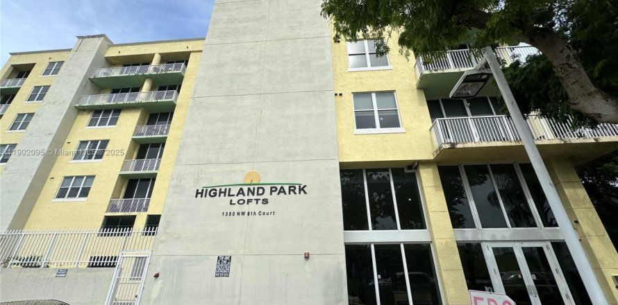 Condo in Miami, Florida, 1 bedroom  № 1953631