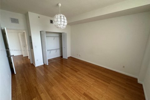Condo in Miami, Florida, 1 bedroom  № 1953631 - photo 22