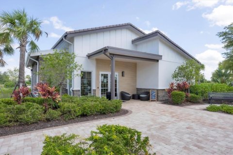 Villa ou maison à louer à Bradenton, Floride: 5 chambres, 248.42 m2 № 2396589 - photo 8