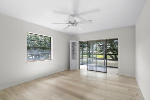 Condo in Vero Beach, Florida, 2 bedrooms № 2081697 - photo 9