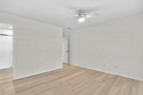 Condo in Vero Beach, Florida, 2 bedrooms № 2081697 - photo 12
