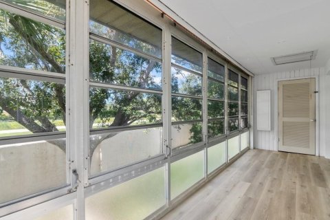 Condo in Vero Beach, Florida, 2 bedrooms № 2081697 - photo 19