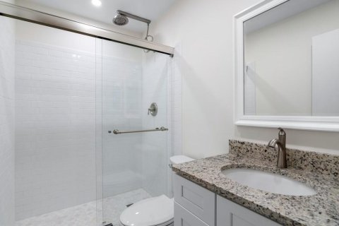 Condo in Vero Beach, Florida, 2 bedrooms № 2081697 - photo 13