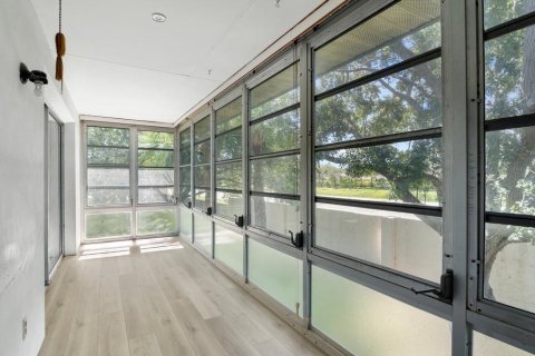 Condo in Vero Beach, Florida, 2 bedrooms № 2081697 - photo 18