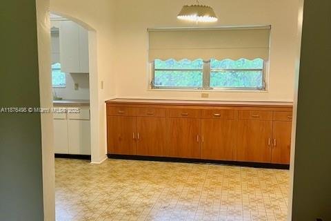 House in Coral Gables, Florida 3 bedrooms, 157.75 sq.m. № 1921568 - photo 9