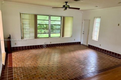 Снять в аренду виллу или дом в Корал-Гейблс, Флорида 3 спальни, 157.75м2, № 1921568 - фото 16