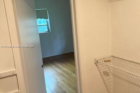 House in Coral Gables, Florida 3 bedrooms, 157.75 sq.m. № 1921568 - photo 14