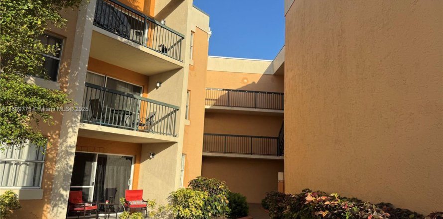 Condo à Hialeah, Floride, 2 chambres № 1752349